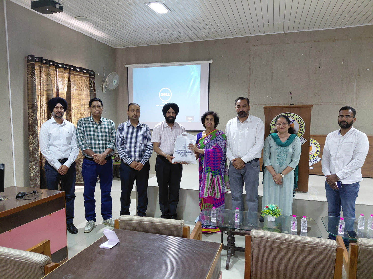 Special lecture on the topic 'Time Management' organized.